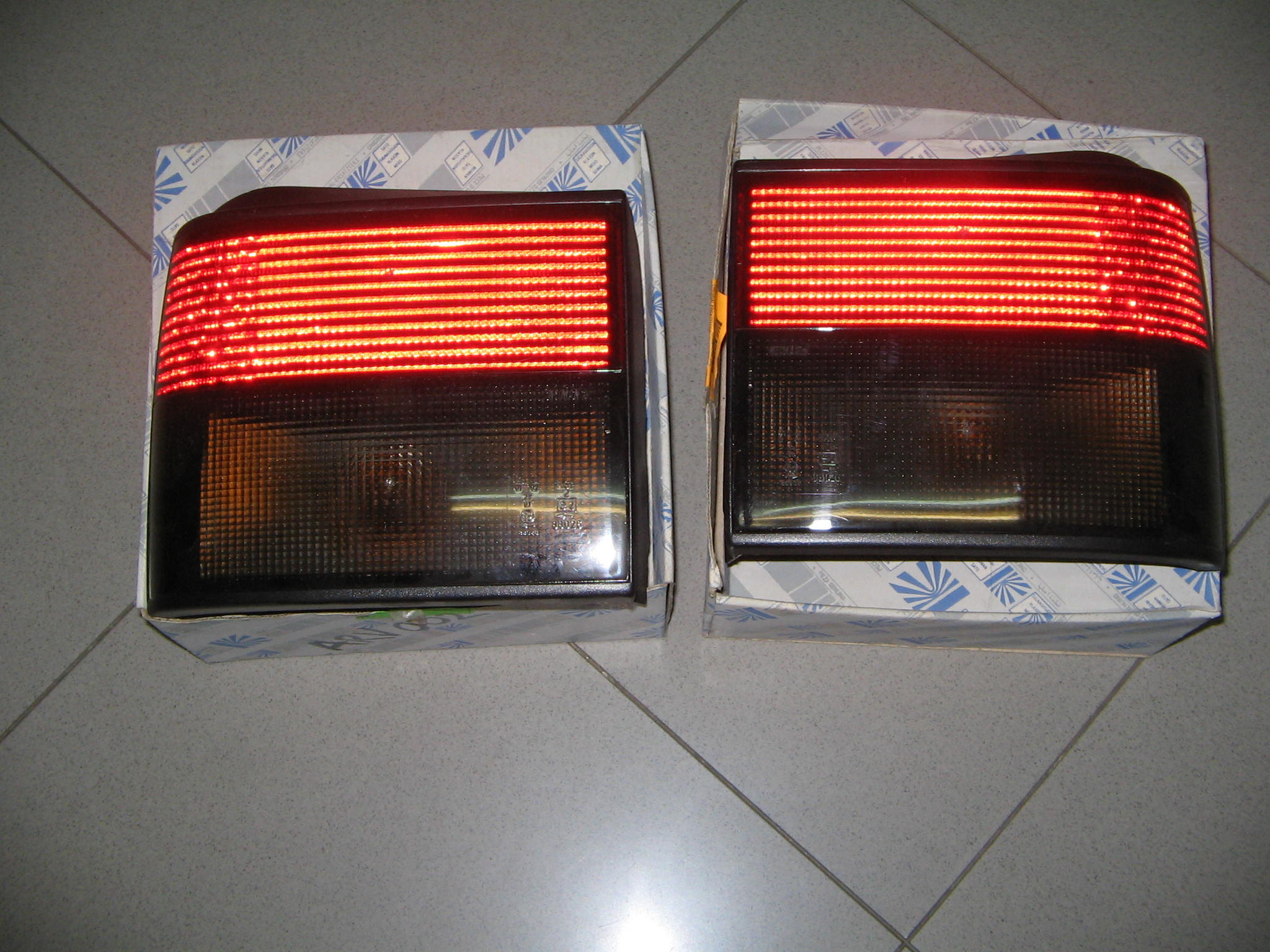 RENAULT 21 FANALINI POST SX DX N.308